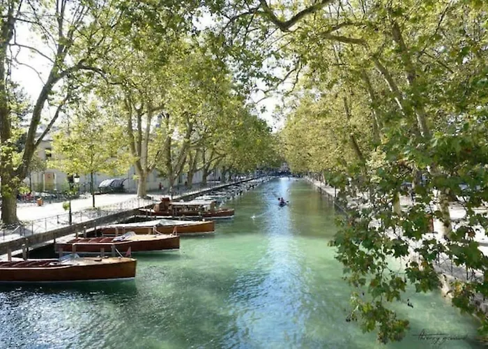 Annecy Rent Lodge ANNAPURNA perle rare à deux pas du lac